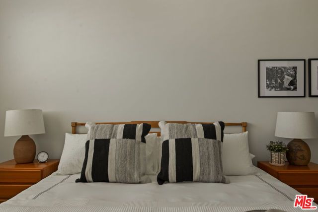 837 N Hudson Avenue 402, Los Angeles, CA 90038