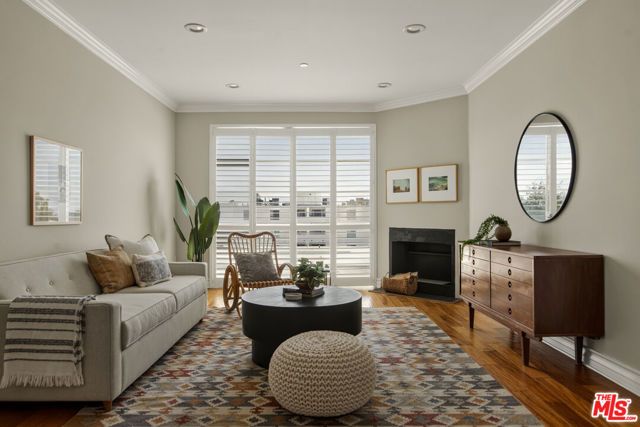837 N Hudson Avenue 402, Los Angeles, CA 90038