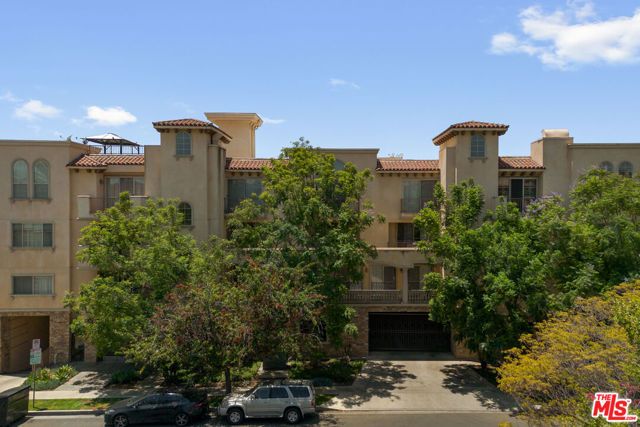 837 N Hudson Avenue 402, Los Angeles, CA 90038