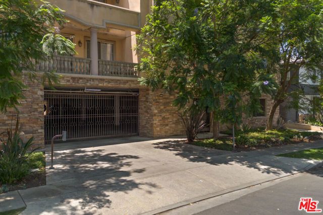 837 N Hudson Avenue 402, Los Angeles, CA 90038