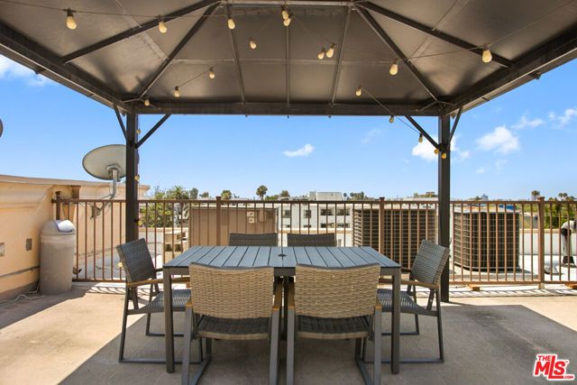 837 N Hudson Avenue 402, Los Angeles, CA 90038