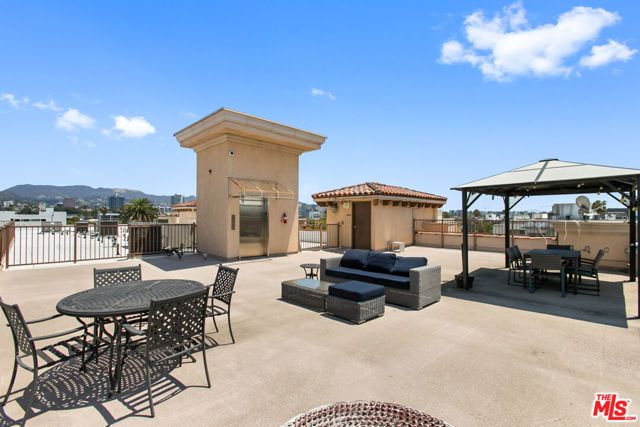 837 N Hudson Avenue 402, Los Angeles, CA 90038