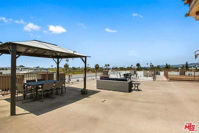 837 N Hudson Avenue 402, Los Angeles, CA 90038