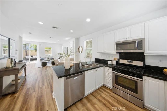385 N Avelina Way, Anaheim, CA 92805