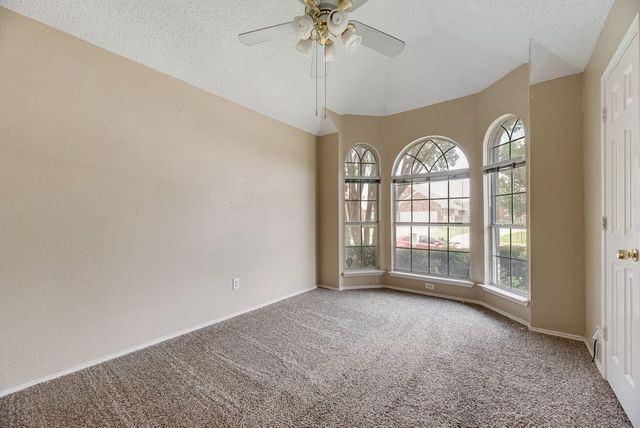 501 E Lynn Creek Drive, Arlington, TX 76002