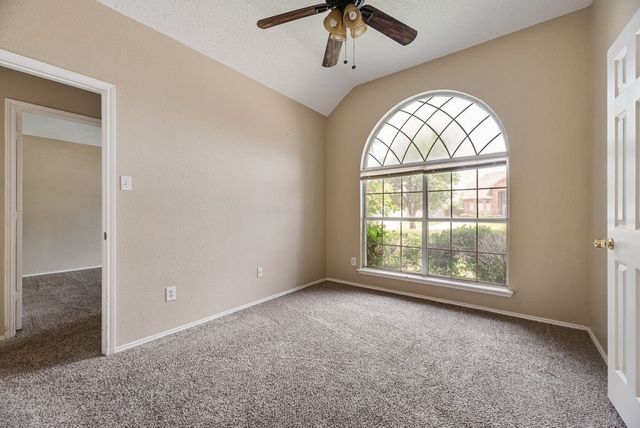 501 E Lynn Creek Drive, Arlington, TX 76002