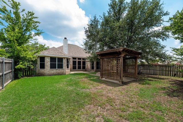 501 E Lynn Creek Drive, Arlington, TX 76002
