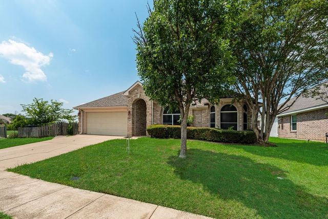501 E Lynn Creek Drive, Arlington, TX 76002