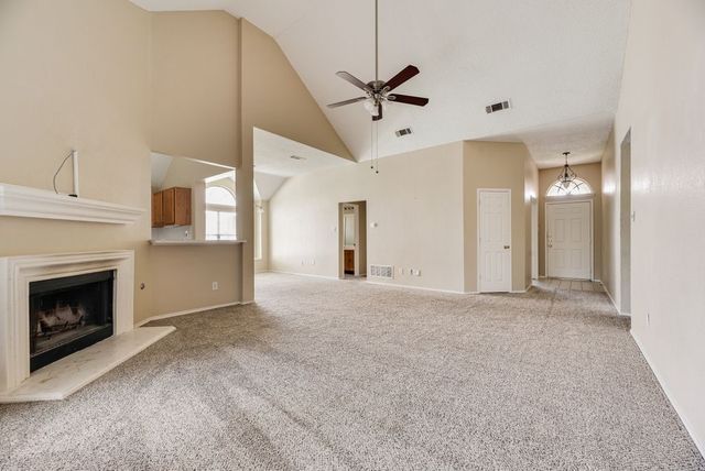 501 E Lynn Creek Drive, Arlington, TX 76002