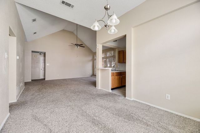 501 E Lynn Creek Drive, Arlington, TX 76002