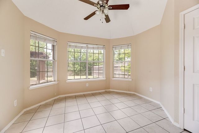 501 E Lynn Creek Drive, Arlington, TX 76002
