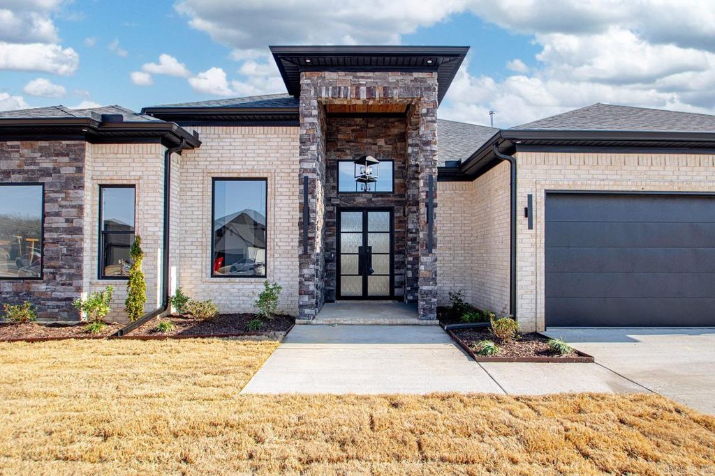 1015 Black Bass Court, Jacksonville, AR 72076