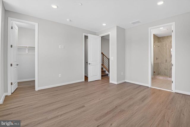 11902 NORTHPARK DR, North Bethesda, MD 20852