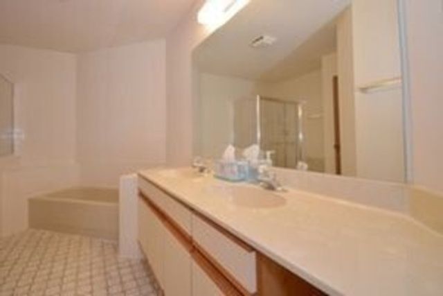 1249 S Wellington Court S 1249, Buffalo Grove, IL 60089