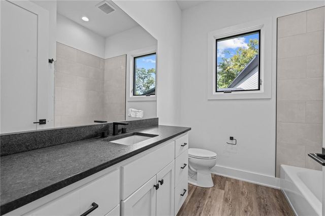 66 Glyndebourne Drive, Bella Vista, AR 72714