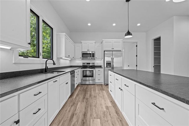 66 Glyndebourne Drive, Bella Vista, AR 72714