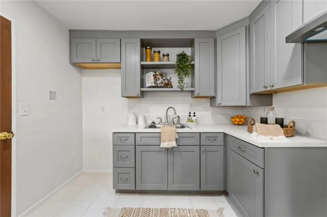 308 N Pasadena Avenue, Azusa, CA 91702