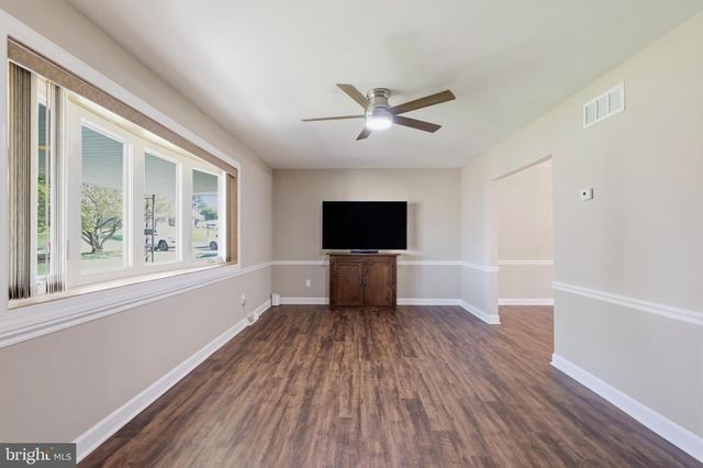 1304 STURBRIDGE DR, Warminster, PA 18974