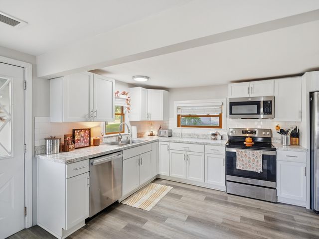 230 S National Street, Howell, MI 48843