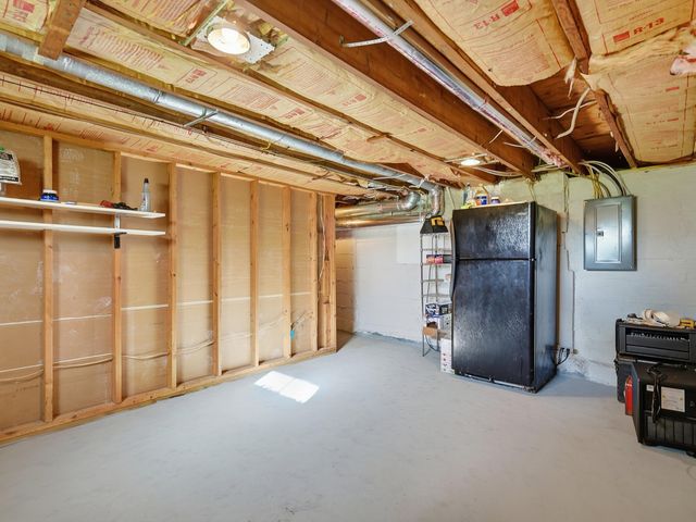 230 S National Street, Howell, MI 48843