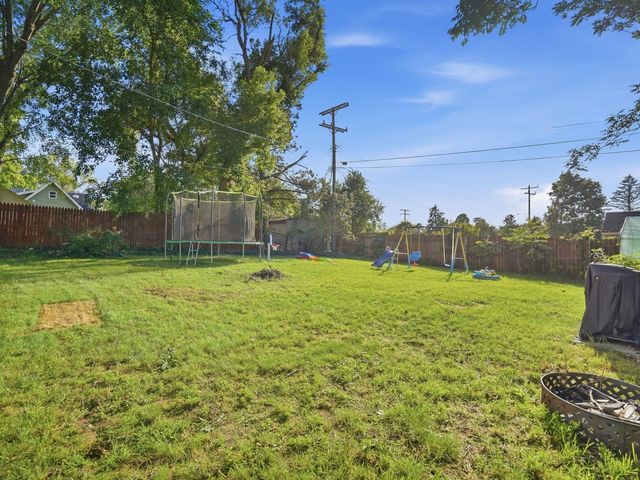 230 S National Street, Howell, MI 48843