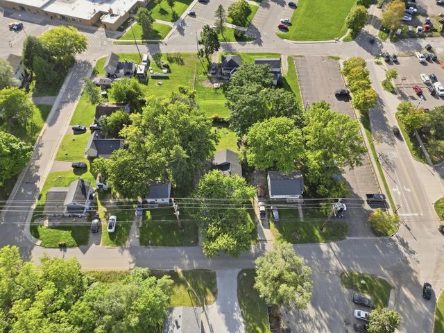 230 S National Street, Howell, MI 48843
