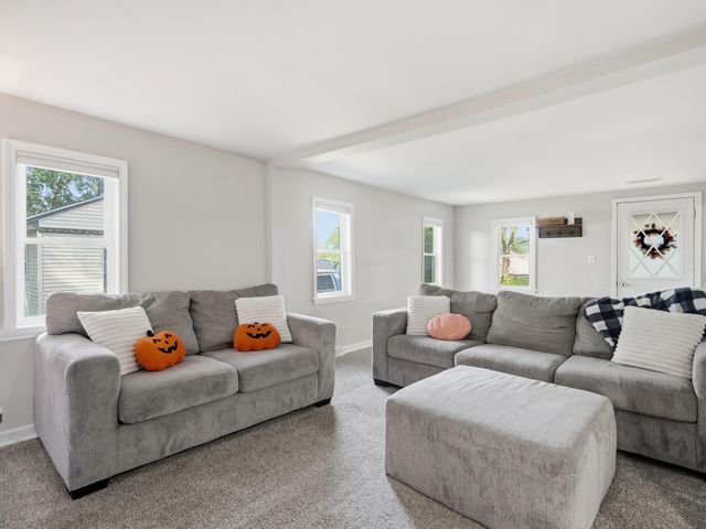 230 S National Street, Howell, MI 48843