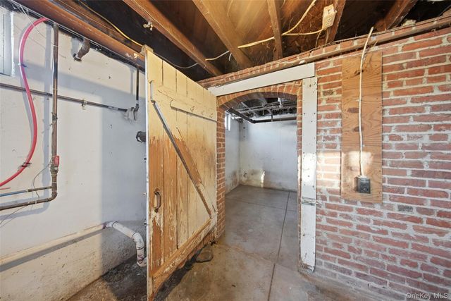 29 Beacon Street, Middletown, NY 10940