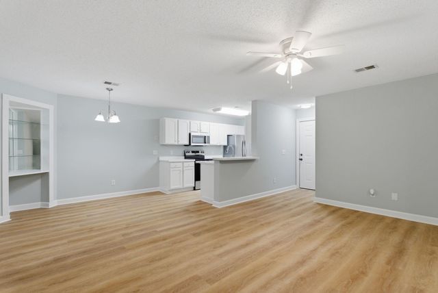 4390 Daphne Ln Unit D, Murrells Inlet, SC 29576