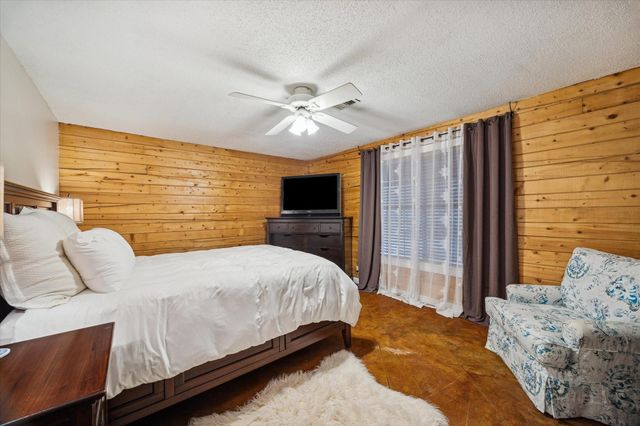 21538 Mueschke Road, Tomball, TX 77377