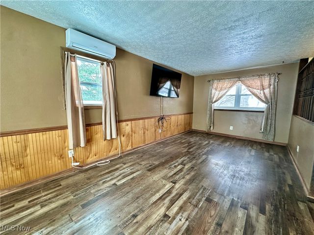 135 S Moose Eye Road, Norwich, OH 43767