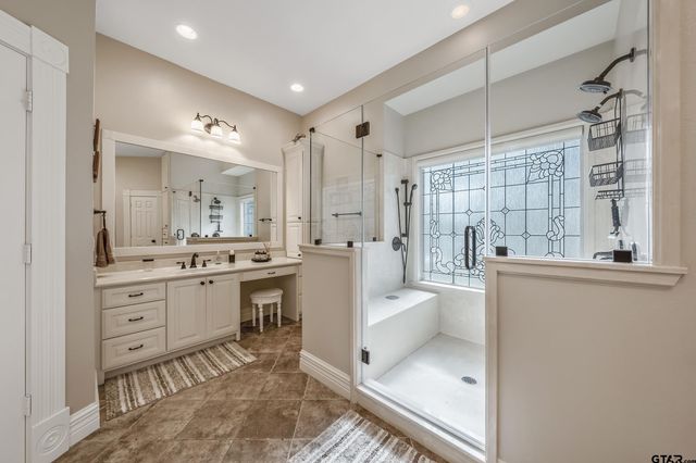 1881 Valley View, Tyler, TX 75703