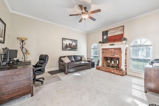 1881 Valley View, Tyler, TX 75703