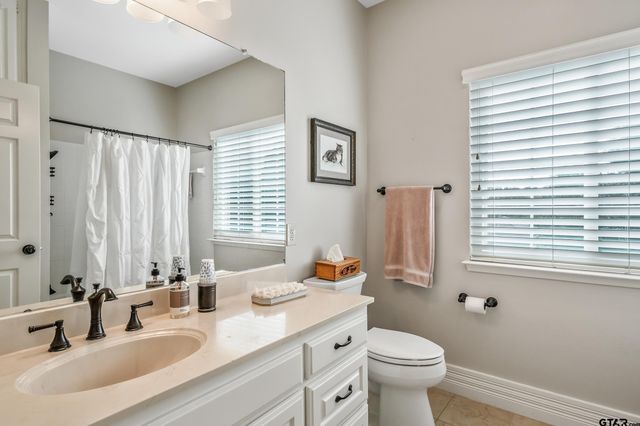 1881 Valley View, Tyler, TX 75703
