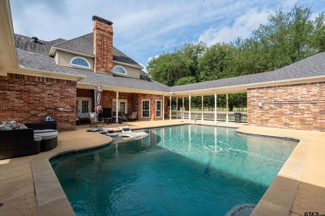 1881 Valley View, Tyler, TX 75703