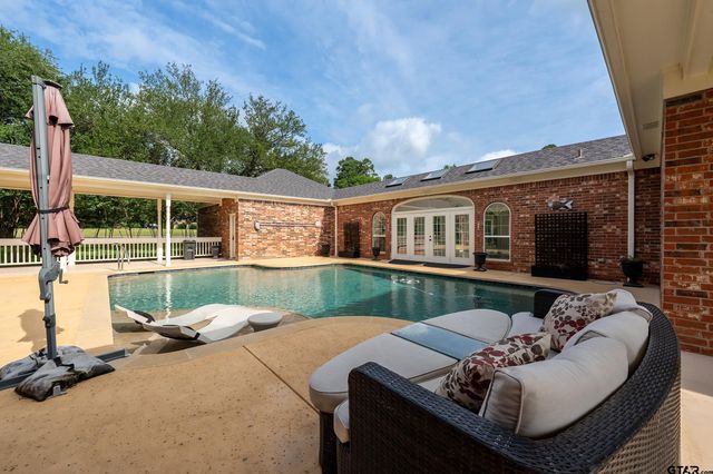 1881 Valley View, Tyler, TX 75703