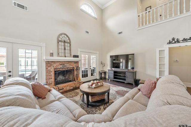 1881 Valley View, Tyler, TX 75703