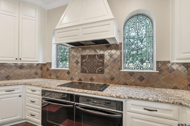 1881 Valley View, Tyler, TX 75703