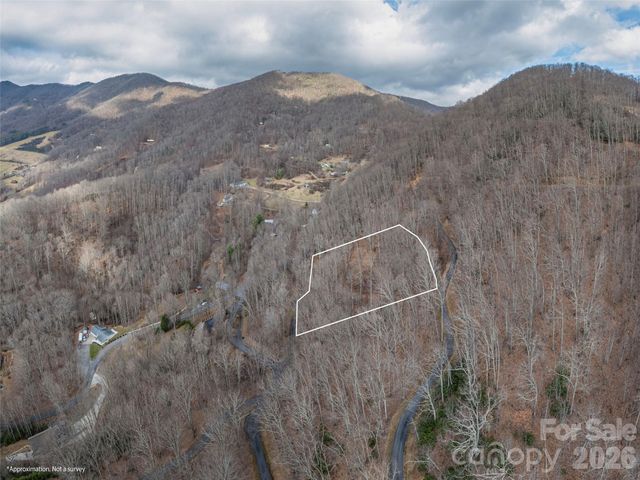 30 Hudson Valley Drive, Waynesville, NC 28786