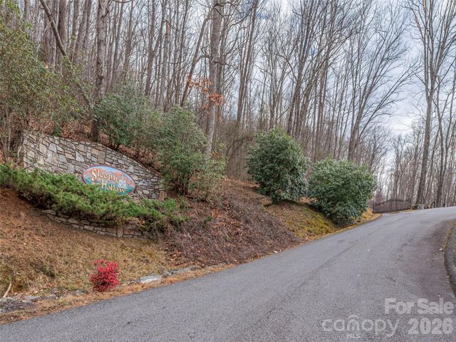 30 Hudson Valley Drive, Waynesville, NC 28786