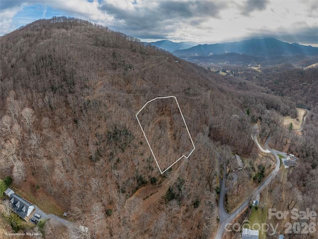 30 Hudson Valley Drive, Waynesville, NC 28786