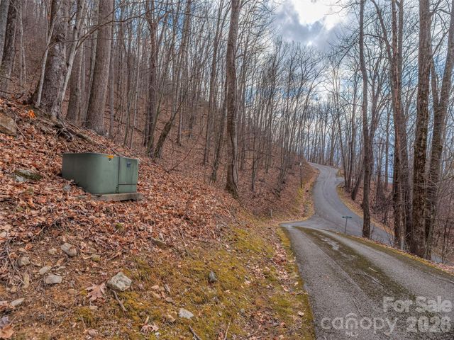 30 Hudson Valley Drive, Waynesville, NC 28786