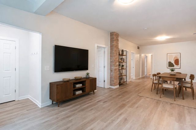 3646 W Wabansia Avenue 1, Chicago, IL 60647