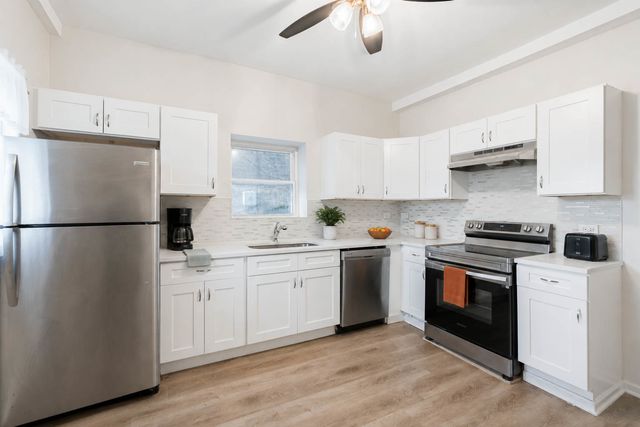 3646 W Wabansia Avenue 1, Chicago, IL 60647