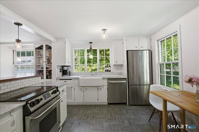 247 Chestnut Hill Road, Stamford, CT 06903