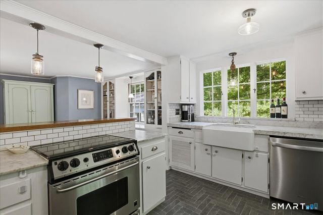 247 Chestnut Hill Road, Stamford, CT 06903