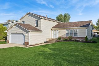 142 Warwick Drive, Glendale Heights, IL 60139