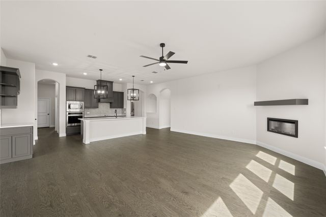 117 Grey Wolf Court, Godley, TX 76044