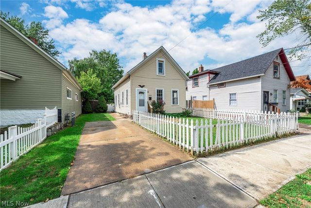 3326 W 61st Street, Cleveland, OH 44102