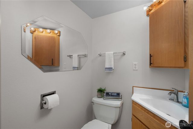 140 E Saint Andrews Drive, Shelton, WA 98584
